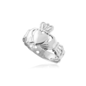 Men's Classic Claddagh Ring in Sterling Silver