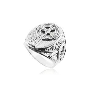 Men's Celtic Trinity Knot Ring in Sterling Silver